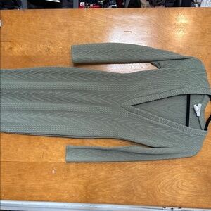 Green V-Neck Long Sleeve Dress